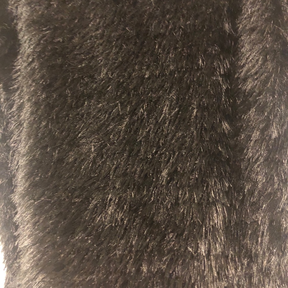 Tops - Picture 2 of 3